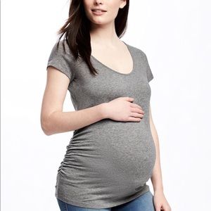 Old Navy maternity t-shirt bundle